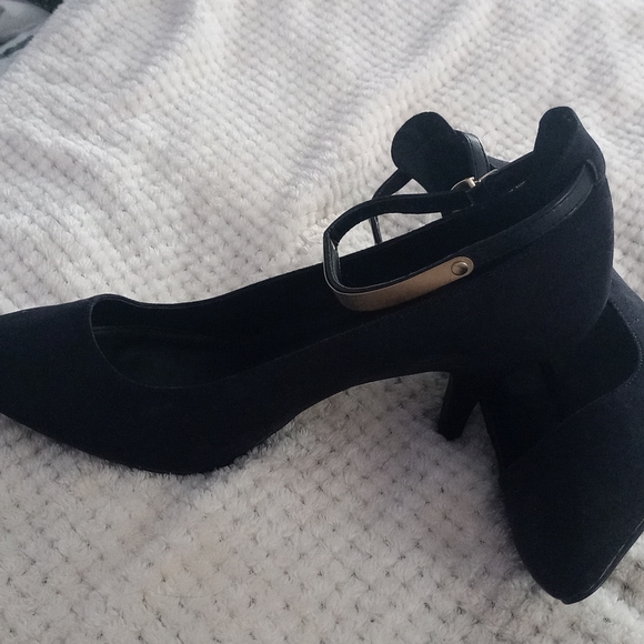 Call It Spring black stiletto with gold plated ankle strap - Picture 2 of 6